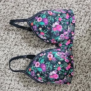 Victoria Secret Wireless Bra size 34DD